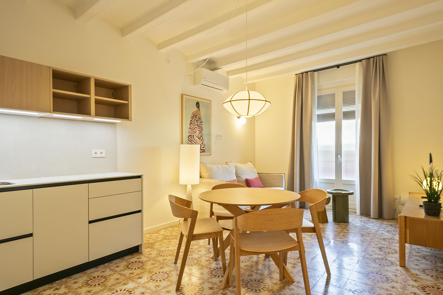 Salon Tamarit 1 hab 4