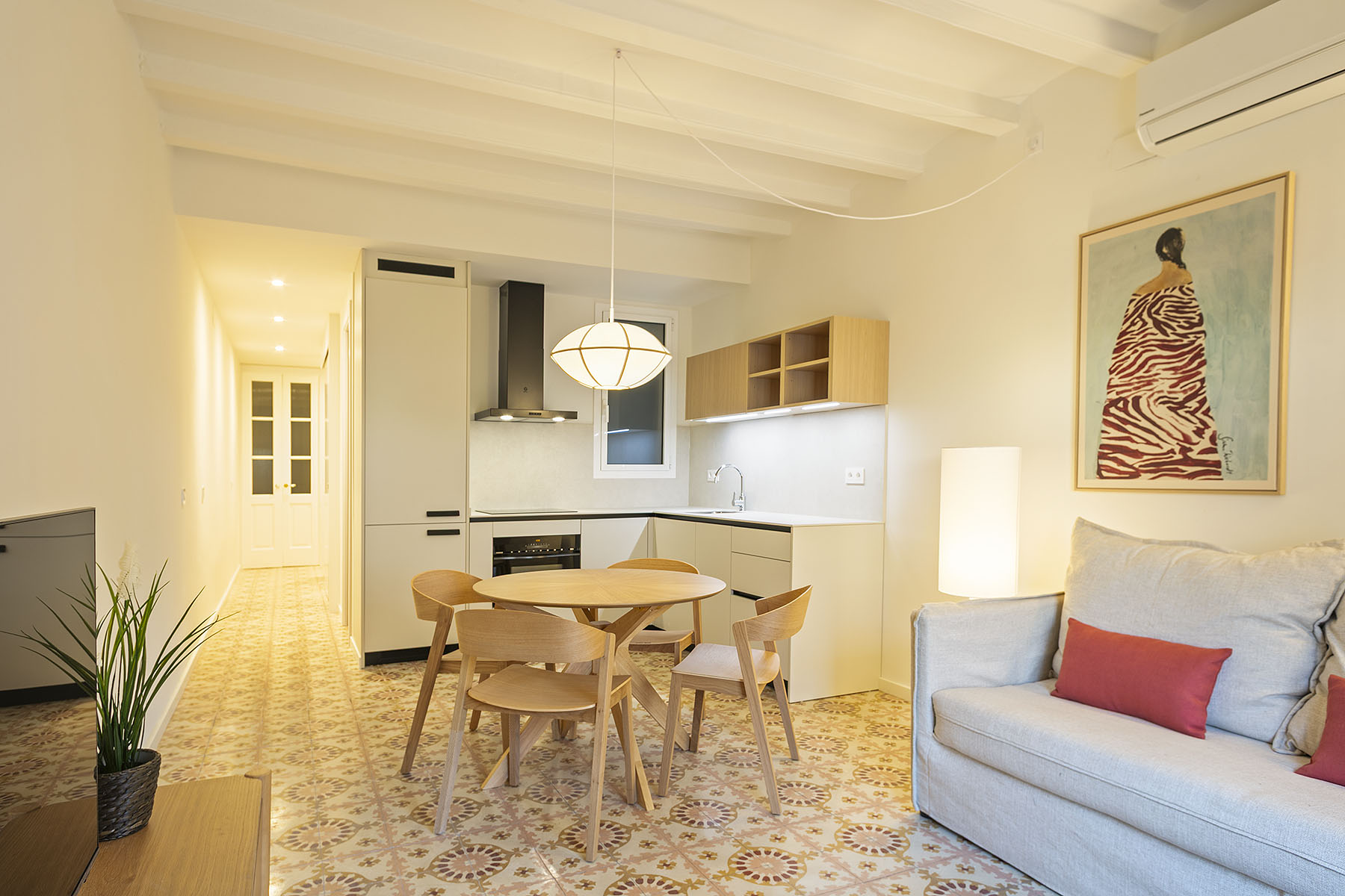 Salon Tamarit 1 hab 5