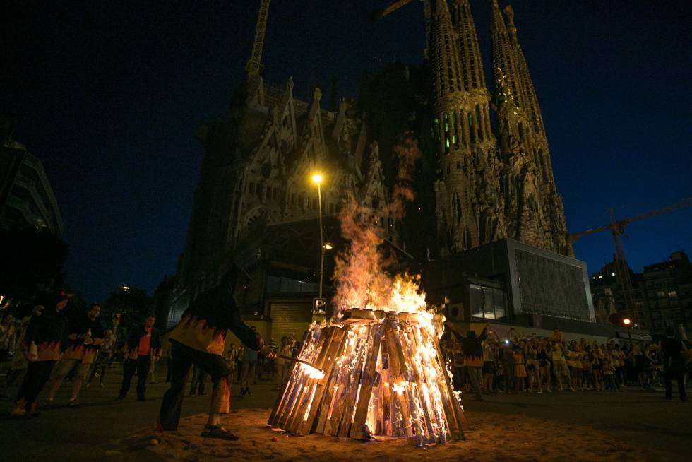 <p>Connue pour ses feux de joie, ses feux d'artifice et ses rituels traditionnels, cette fête marque le solstice d'été et est l'occasion d'accueillir la saison estivale avec joie et magie.</p>
