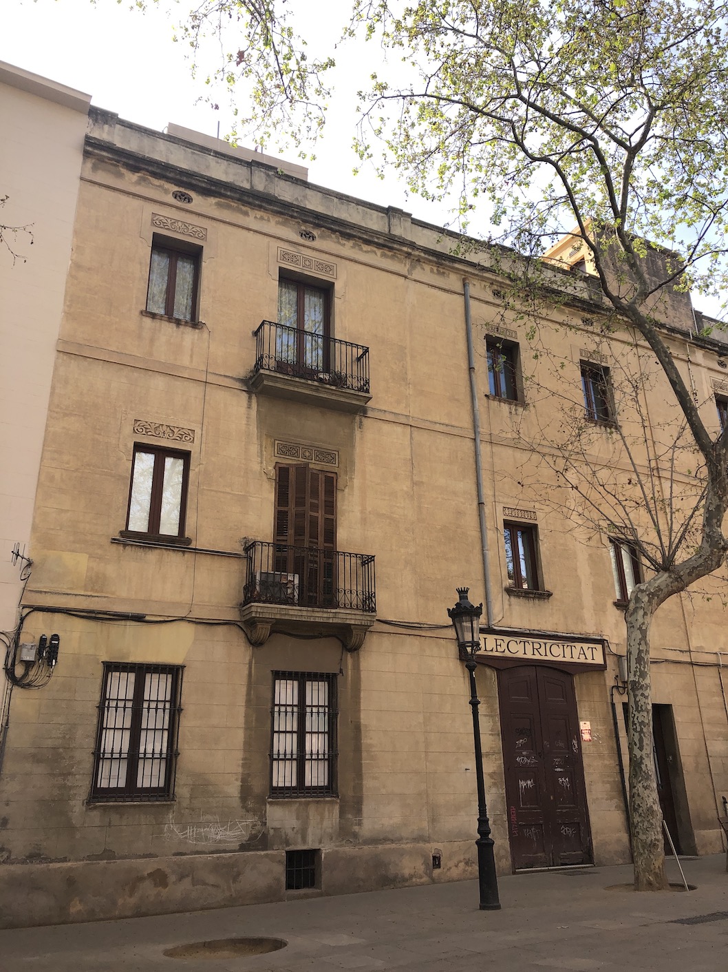 <p>El pintoresco barrio de Sarrià en Barcelona conserva su su distintiva personalidad y su encanto, y ha conseguido mantener un tranquilo ambiente de pueblo en medio de la bulliciosa ciudad.</p>
