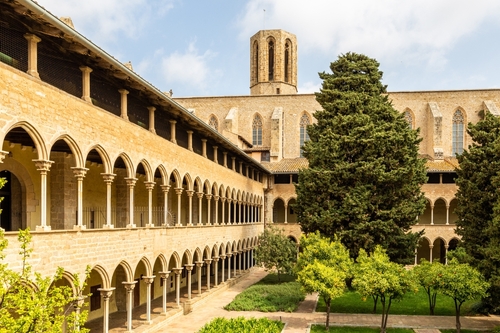 La tranquila belleza del Monasterio de Pedralbes