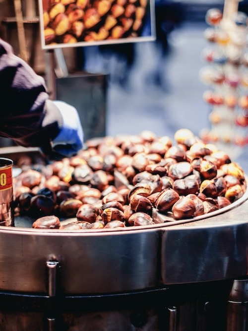 <p>Les panellets, bien que très simples à préparer, contiennent des siècles de tradition et de culture dans chaque bouchée. En les préparant, vous ne vous contentez pas de déguster un délicieux dessert, vous perpétuez également l'une des coutumes les plus appréciées de Catalogne.</p>
