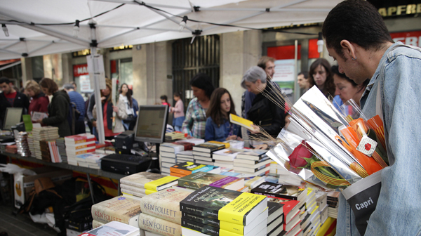 <p>En Cataluña, el 23 de abril se celebra el Día de Sant Jordi, una festividad que se ha convertido en una tradición cultural y literaria muy importante en la región. Pero, ¿de dónde viene esta celebración y cuál es la historia detrás de ella? En este artículo, te contamos la leyenda de Sant Jordi y cómo se ha convertido en un símbolo de la cultura catalana.</p>
